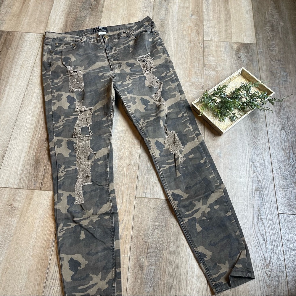 American Bazi women’s Camouflage Pants 3X - Picture 2 of 7